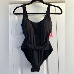 NWT Vince Camuto High-Leg Cutout One Piece Swimsuit